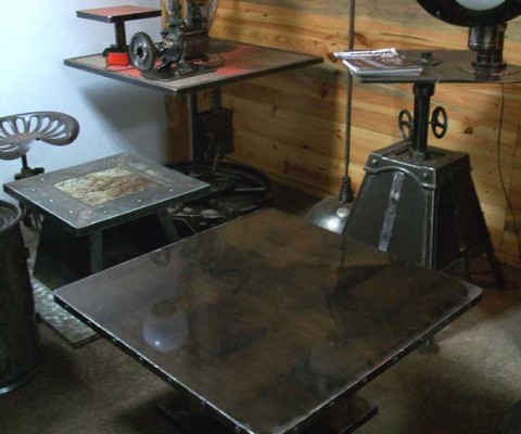 table-carree-rivetee-site-3